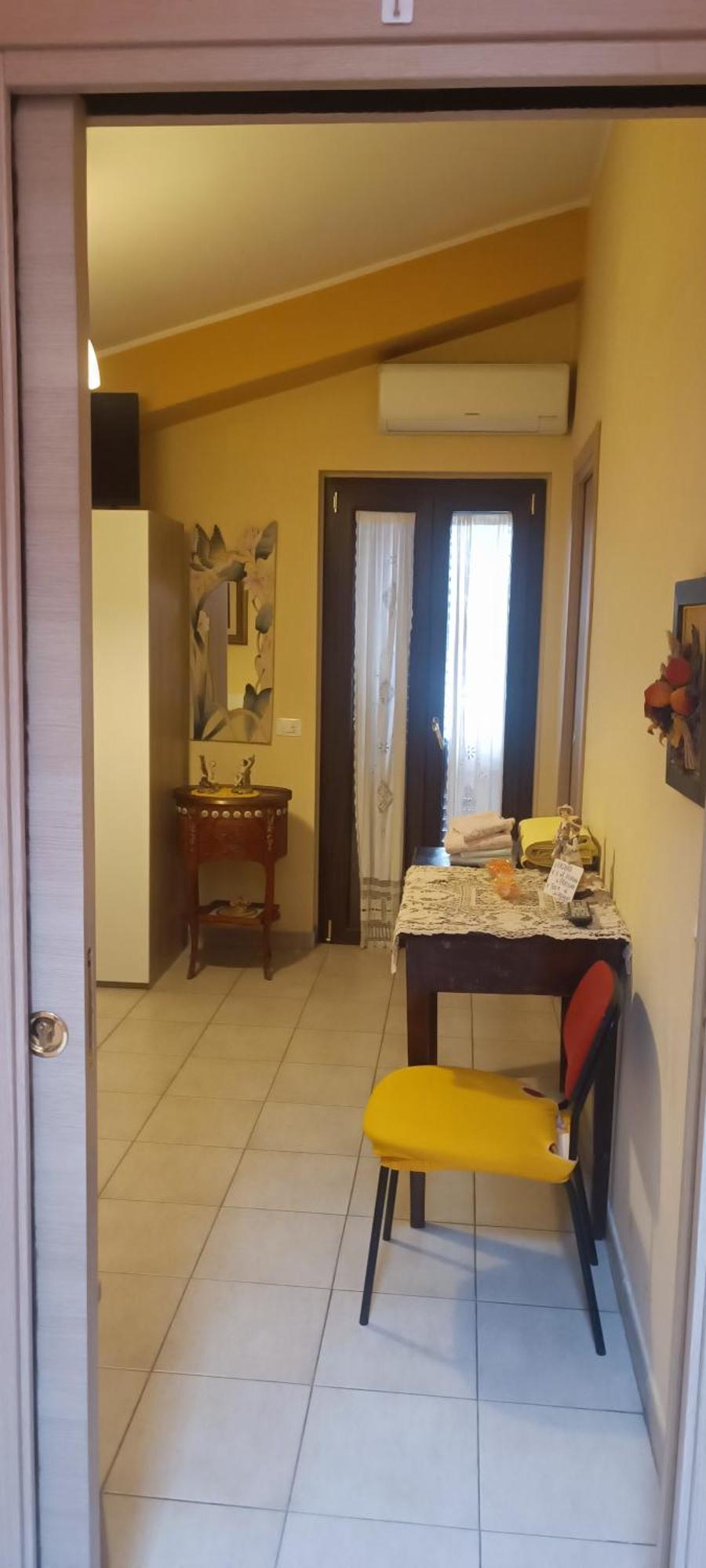 סולמונה Dietro Piazza Maggiore מראה חיצוני תמונה